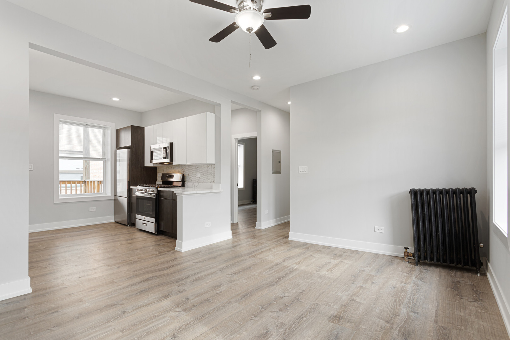 7425 N Clark Street 3