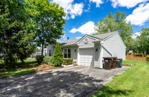 Tiny photo for 886 Quincy Court, Island Lake, IL 60042 (MLS # 12698415)