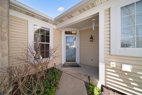 Photo of 2370 Carillon Drive, Grayslake, IL 60030 (MLS # 12669922)