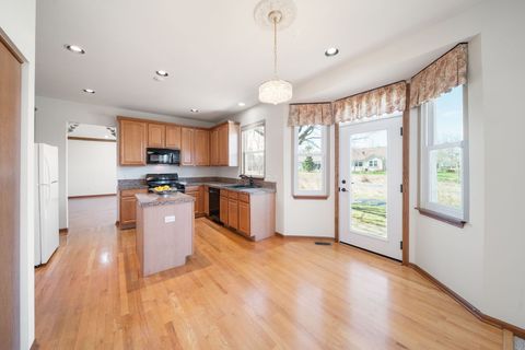 Tiny photo for 2370 Carillon Drive, Grayslake, IL 60030 (MLS # 12669922)