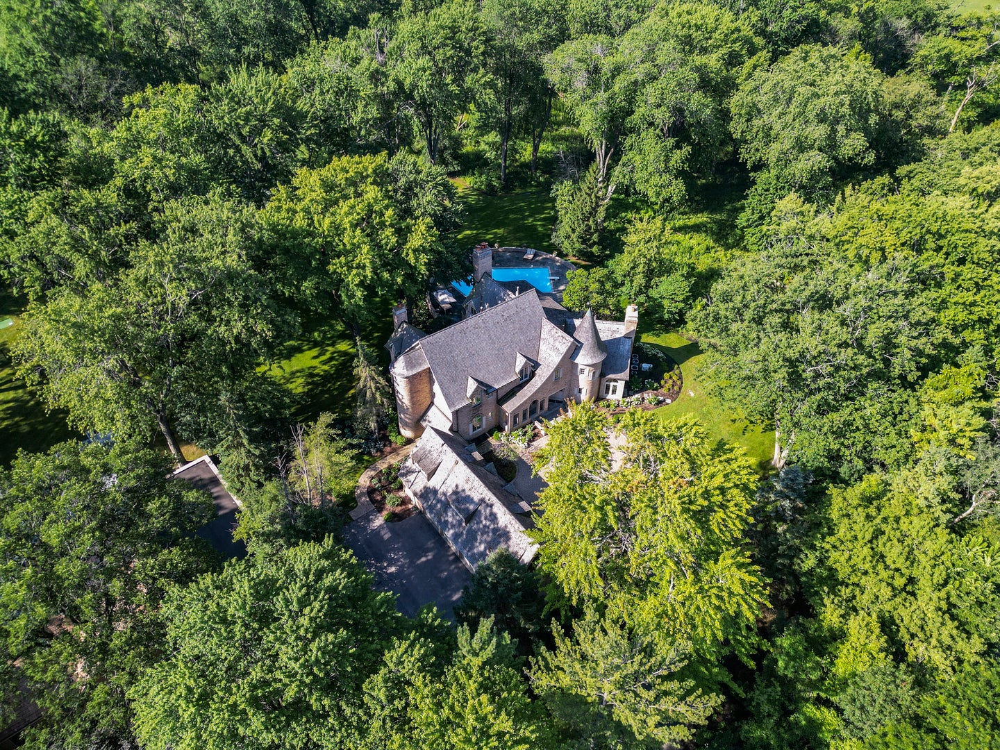 285 W Westminster Avenue