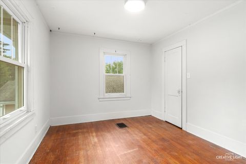 Tiny photo for 516 E Willow Avenue, Wheaton, IL 60187 (MLS # 12493565)