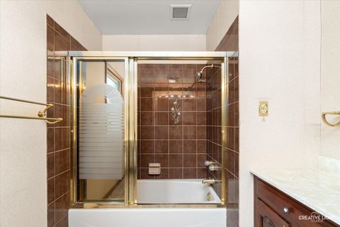 Tiny photo for 516 E Willow Avenue, Wheaton, IL 60187 (MLS # 12493565)