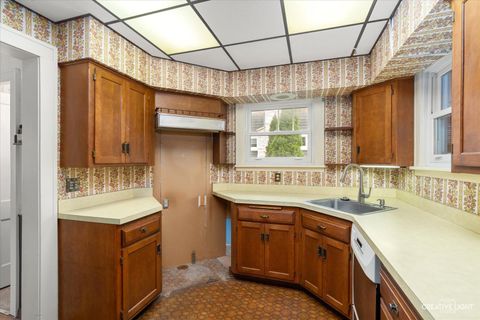 Tiny photo for 516 E Willow Avenue, Wheaton, IL 60187 (MLS # 12493565)