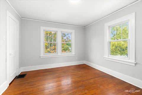 Tiny photo for 516 E Willow Avenue, Wheaton, IL 60187 (MLS # 12493565)