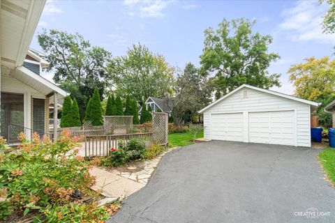 Tiny photo for 516 E Willow Avenue, Wheaton, IL 60187 (MLS # 12493565)