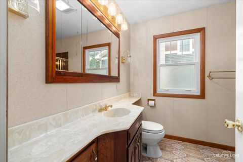 Tiny photo for 516 E Willow Avenue, Wheaton, IL 60187 (MLS # 12493565)