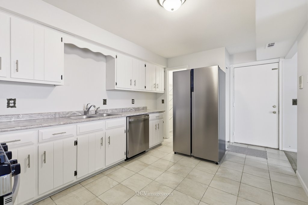 2390 Bicentennial Avenue 8