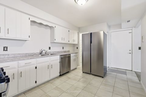 Tiny photo for 2390 Bicentennial Avenue #8, Crest Hill, IL 60403 (MLS # 12497709)