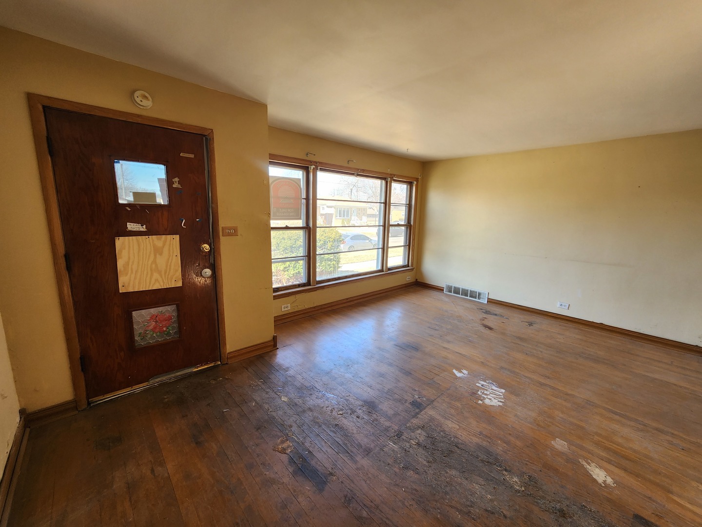 5711 S Mayfield Avenue