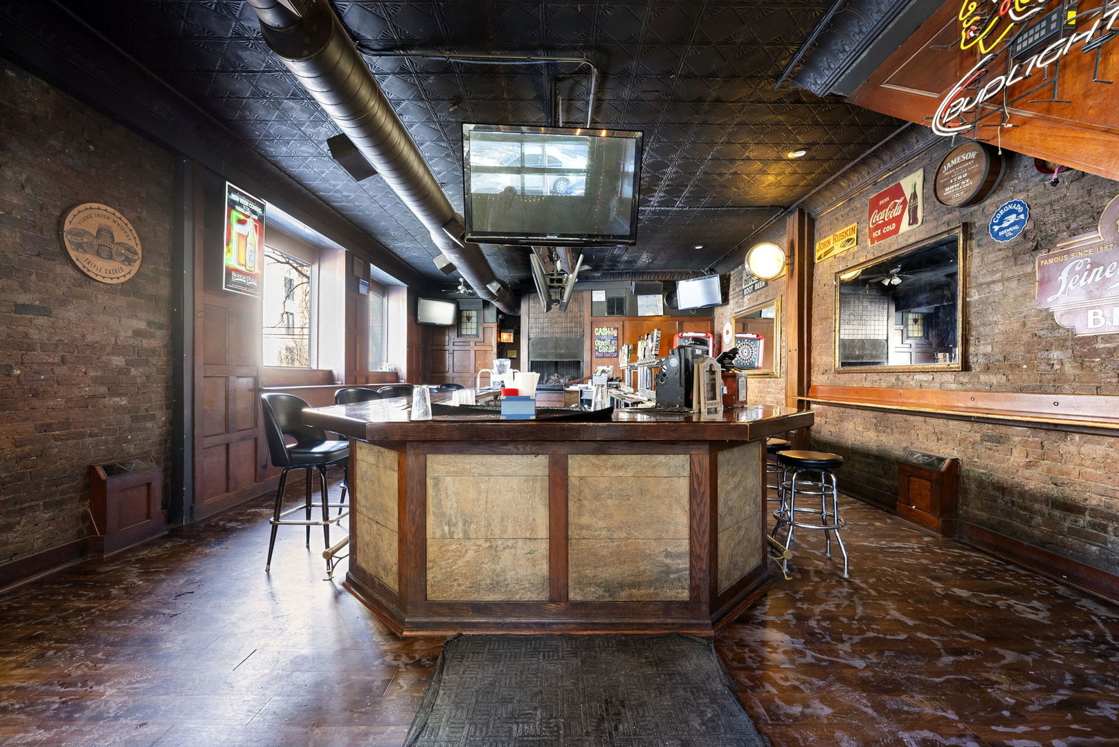 163 W Burton Place