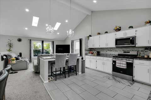 Tiny photo for 2080 Maplewood Circle, Naperville, IL 60563 (MLS # 12635395)