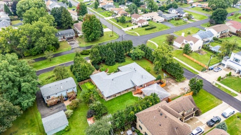 Tiny photo for 20651 N Horatio Boulevard, Lincolnshire, IL 60069 (MLS # 12765912)