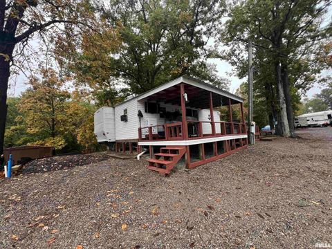 Tiny photo for 4 VICTORY Lane, Marion, IL 62959 (MLS # EB460286)