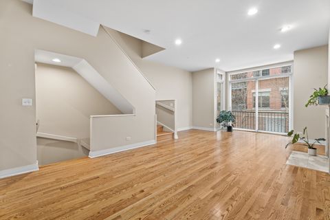 Tiny photo for 310 N Clinton Street #E, Chicago, IL 60661 (MLS # 12536834)