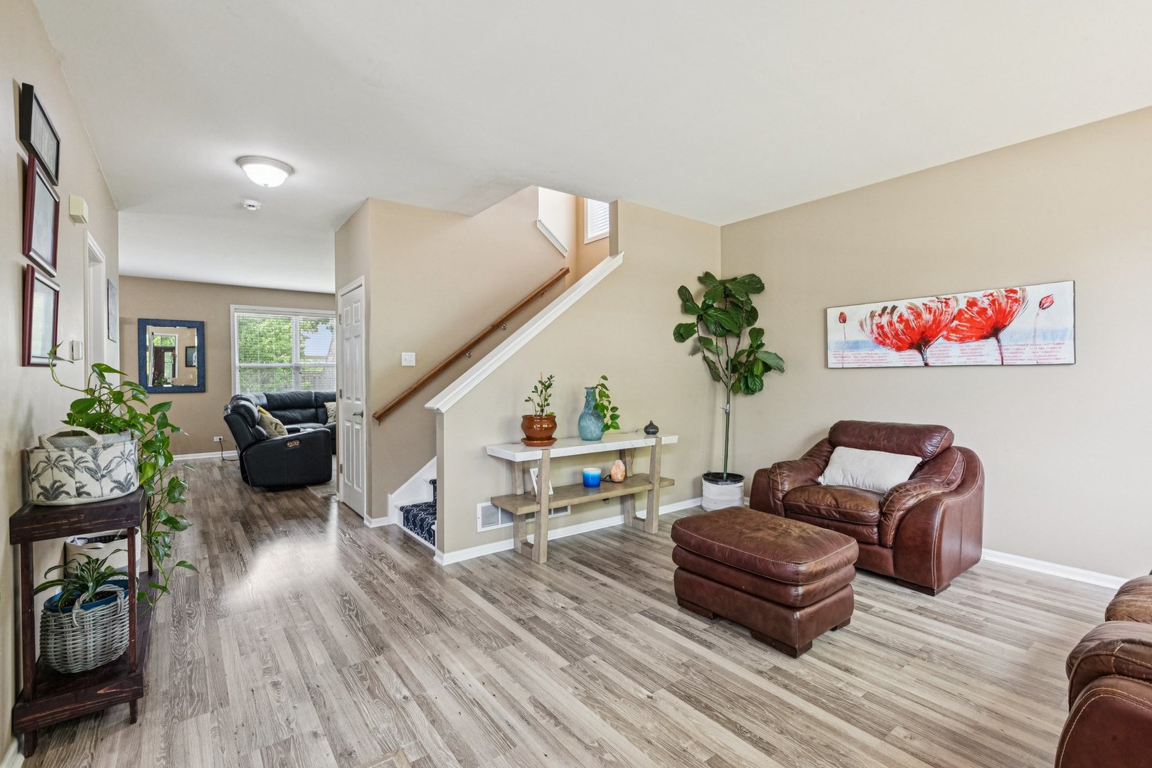1885 W Greenleaf Court