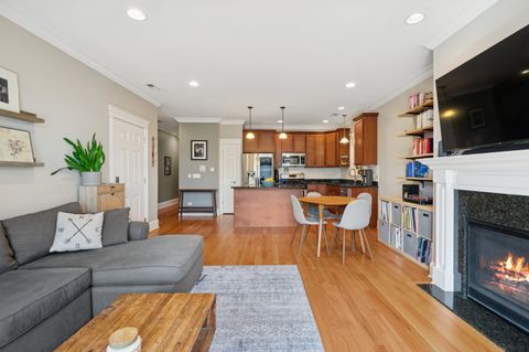 Tiny photo for 2250 W Foster Avenue #2E, Chicago, IL 60625 (MLS # 12466081)