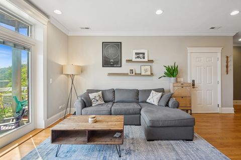 Tiny photo for 2250 W Foster Avenue #2E, Chicago, IL 60625 (MLS # 12466081)