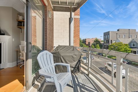 Tiny photo for 2250 W Foster Avenue #2E, Chicago, IL 60625 (MLS # 12466081)