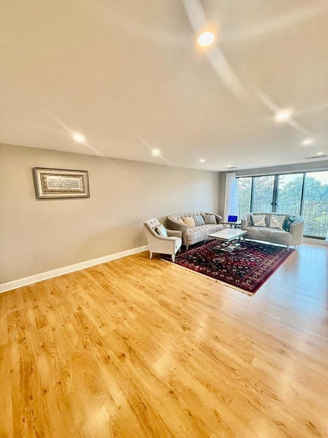 Tiny photo for 4601 W Touhy Avenue #506, Lincolnwood, IL 60712 (MLS # 12756429)