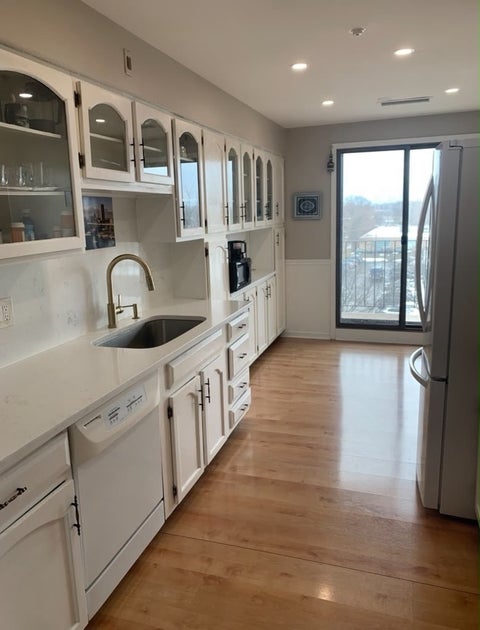 Tiny photo for 4601 W Touhy Avenue #506, Lincolnwood, IL 60712 (MLS # 12756429)