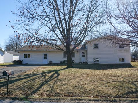 Photo of 7 Birch Lane, Villa Grove, IL 61956 (MLS # 12549547)