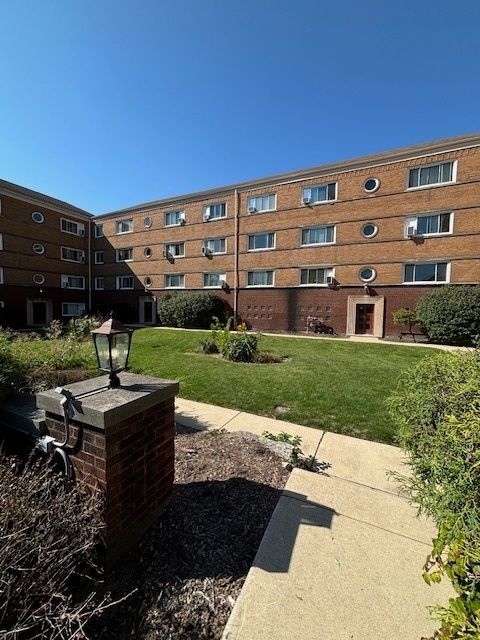 Tiny photo for 1106 N Harlem Avenue #2, River Forest, IL 60305 (MLS # 12464853)