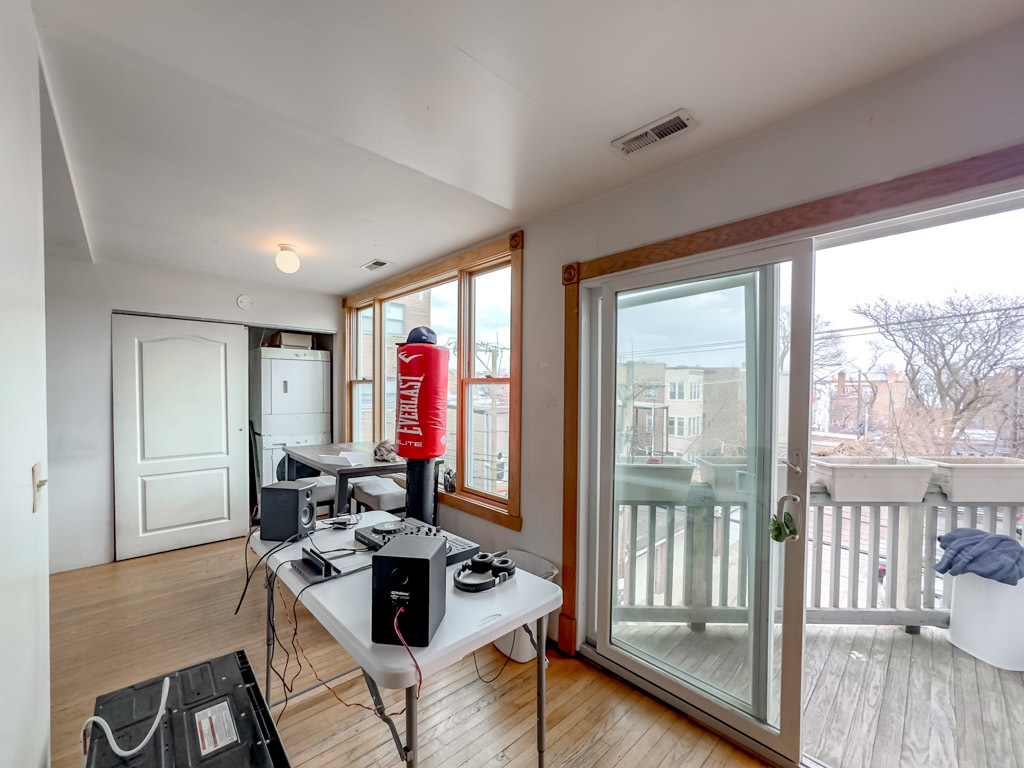 6711 N SHERIDAN Road 3N