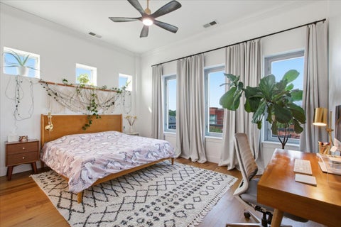 Tiny photo for 3920 N Sheridan Road #504, Chicago, IL 60613 (MLS # 12773611)