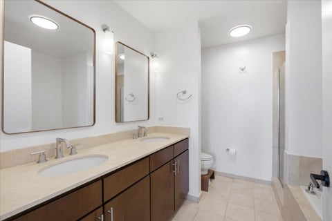Tiny photo for 3920 N Sheridan Road #504, Chicago, IL 60613 (MLS # 12773611)