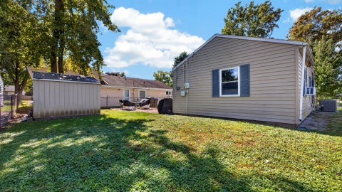 Tiny photo for 1121 N State Street, Bloomington, IL 61701 (MLS # 12770002)