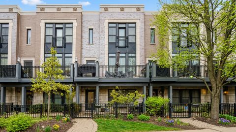 Photo of 3024 W Newport Avenue, Chicago, IL 60618 (MLS # 12590314)
