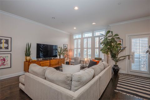 Tiny photo for 3024 W Newport Avenue, Chicago, IL 60618 (MLS # 12590314)