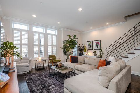 Tiny photo for 3024 W Newport Avenue, Chicago, IL 60618 (MLS # 12590314)