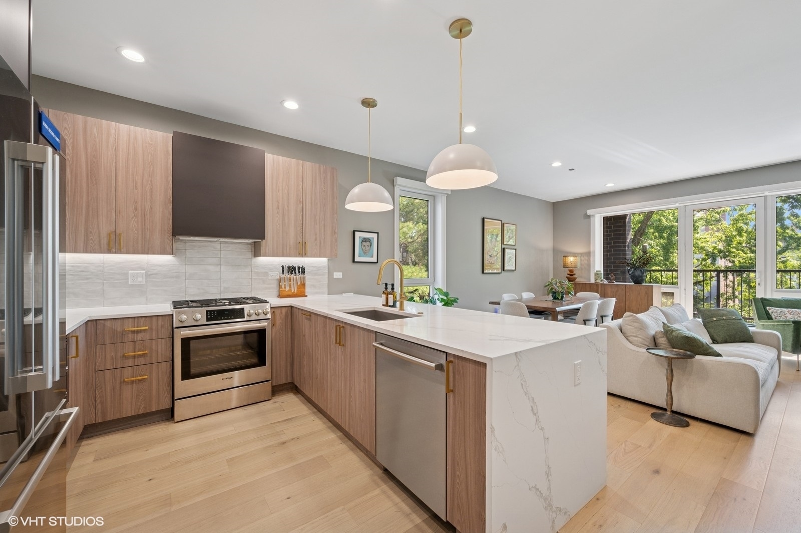 4932 N Kenmore Avenue 2N