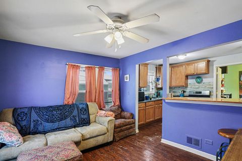 Tiny photo for 260 Beckwith Street, Aurora, IL 60505 (MLS # 12558441)