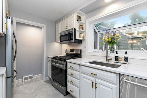 Tiny photo for 420 Gray Street, St. Charles, IL 60174 (MLS # 12472716)
