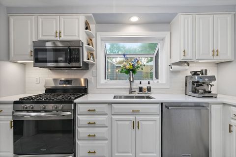 Tiny photo for 420 Gray Street, St. Charles, IL 60174 (MLS # 12472716)