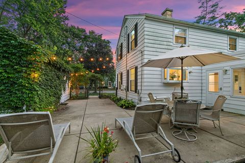 Tiny photo for 420 Gray Street, St. Charles, IL 60174 (MLS # 12472716)