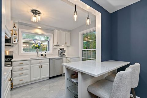 Tiny photo for 420 Gray Street, St. Charles, IL 60174 (MLS # 12472716)