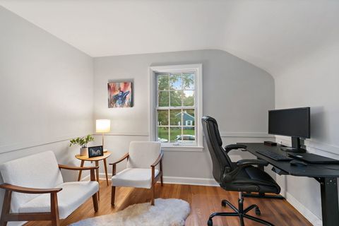 Tiny photo for 420 Gray Street, St. Charles, IL 60174 (MLS # 12472716)