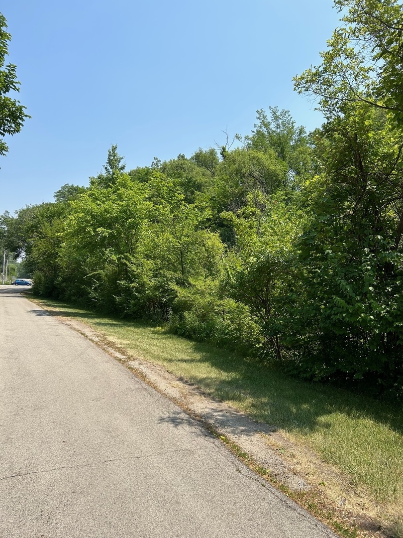 Lot Foster Avenue