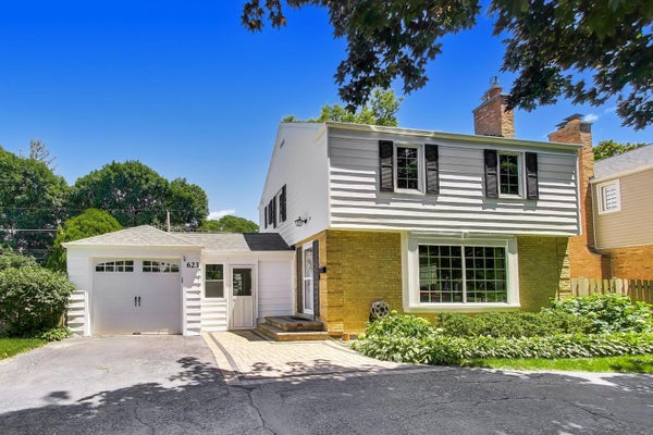 623 S ARLINGTON HEIGHTS RD, ARLINGTON HEIGHTS, IL 60005 - Image ce3d15fe0c13df04a5d9f08c2afb88bf/1460940301