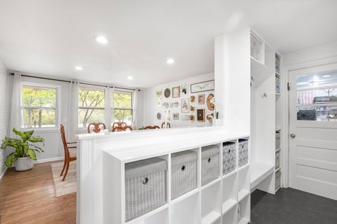 Tiny photo for 124 W Old Elm Road, Lake Forest, IL 60045 (MLS # 12514903)