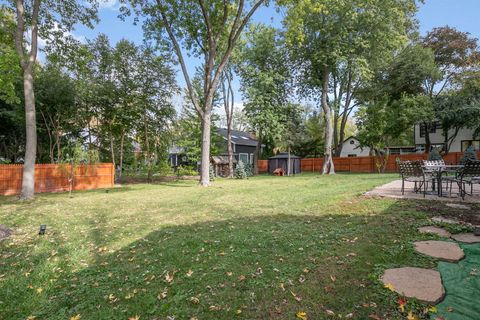 Tiny photo for 124 W Old Elm Road, Lake Forest, IL 60045 (MLS # 12514903)
