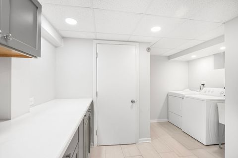 Tiny photo for 124 W Old Elm Road, Lake Forest, IL 60045 (MLS # 12514903)