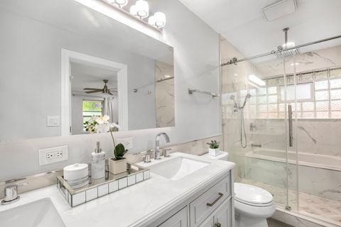 Tiny photo for 124 W Old Elm Road, Lake Forest, IL 60045 (MLS # 12514903)