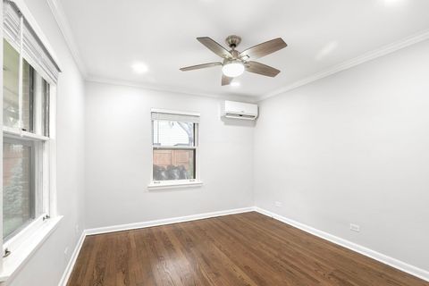 Tiny photo for 124 W Old Elm Road, Lake Forest, IL 60045 (MLS # 12514903)