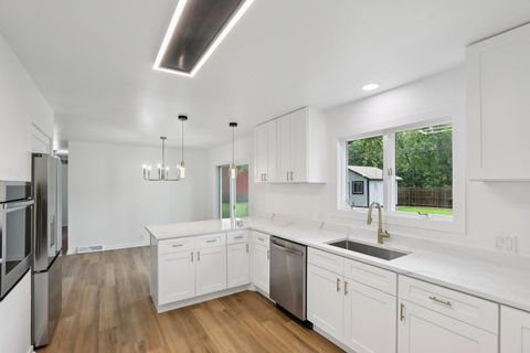Tiny photo for 23 Oak Lawn Avenue, Yorkville, IL 60560 (MLS # 12446230)