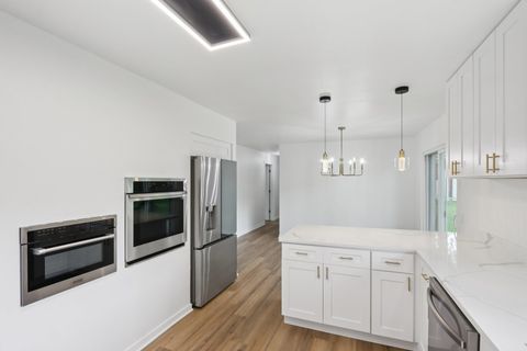 Tiny photo for 23 Oak Lawn Avenue, Yorkville, IL 60560 (MLS # 12446230)
